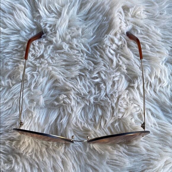 Victoria Beckham Stylish Gold Sunglasses - Picture 3 of 9